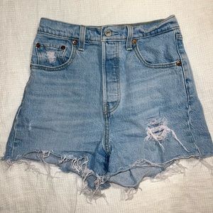 Levi’s Ribcage Shorts